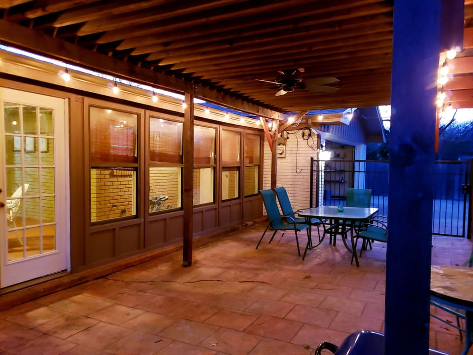 Outdoor dining