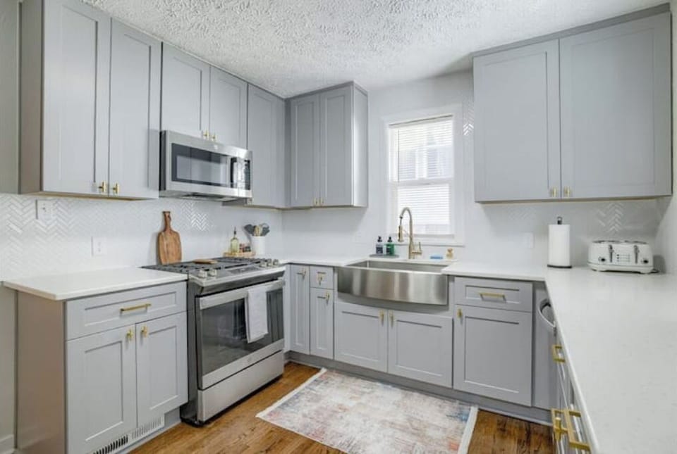 Well equipped kitchen - toaster,  kettle, air fryer, crockpot, rice cooker