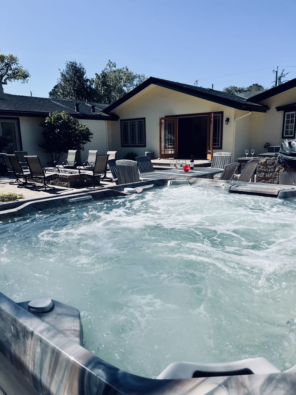 Outdoor spa tub