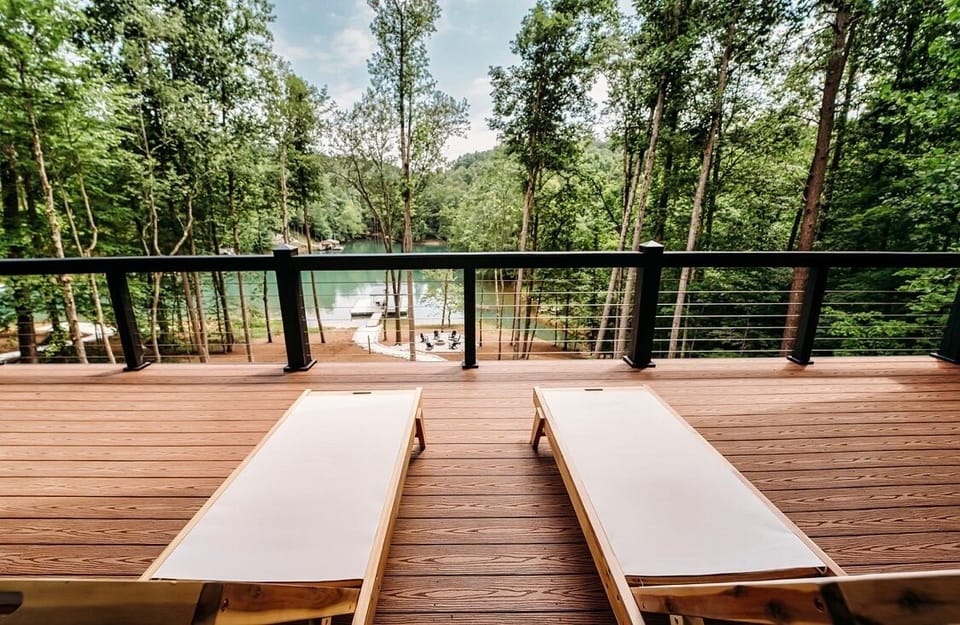 Lounge Chairs - Top Deck