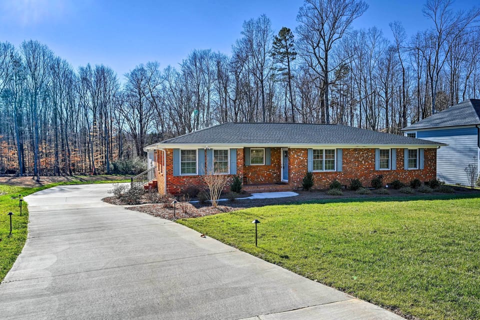 Exterior | Pet Friendly w/ Fee | 2 External Security Cameras (Facing Out)
