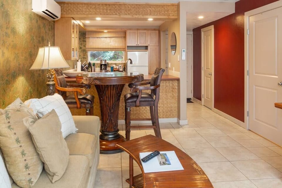 Dining table, tropical decor