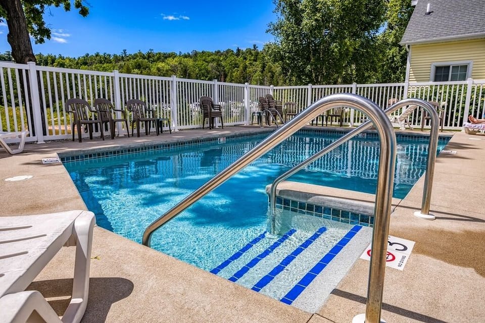 Outdoor Community Pool in the heart of Fish Creek