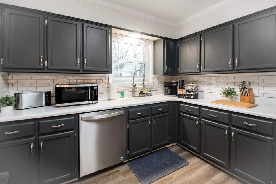 Fully equipped kitchen.