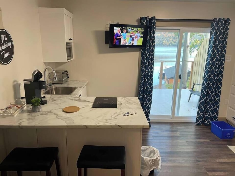 Kitchen and the view 