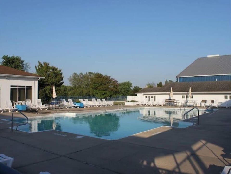 Pool is closed due to a fire in Jan, but you have access to another pool.