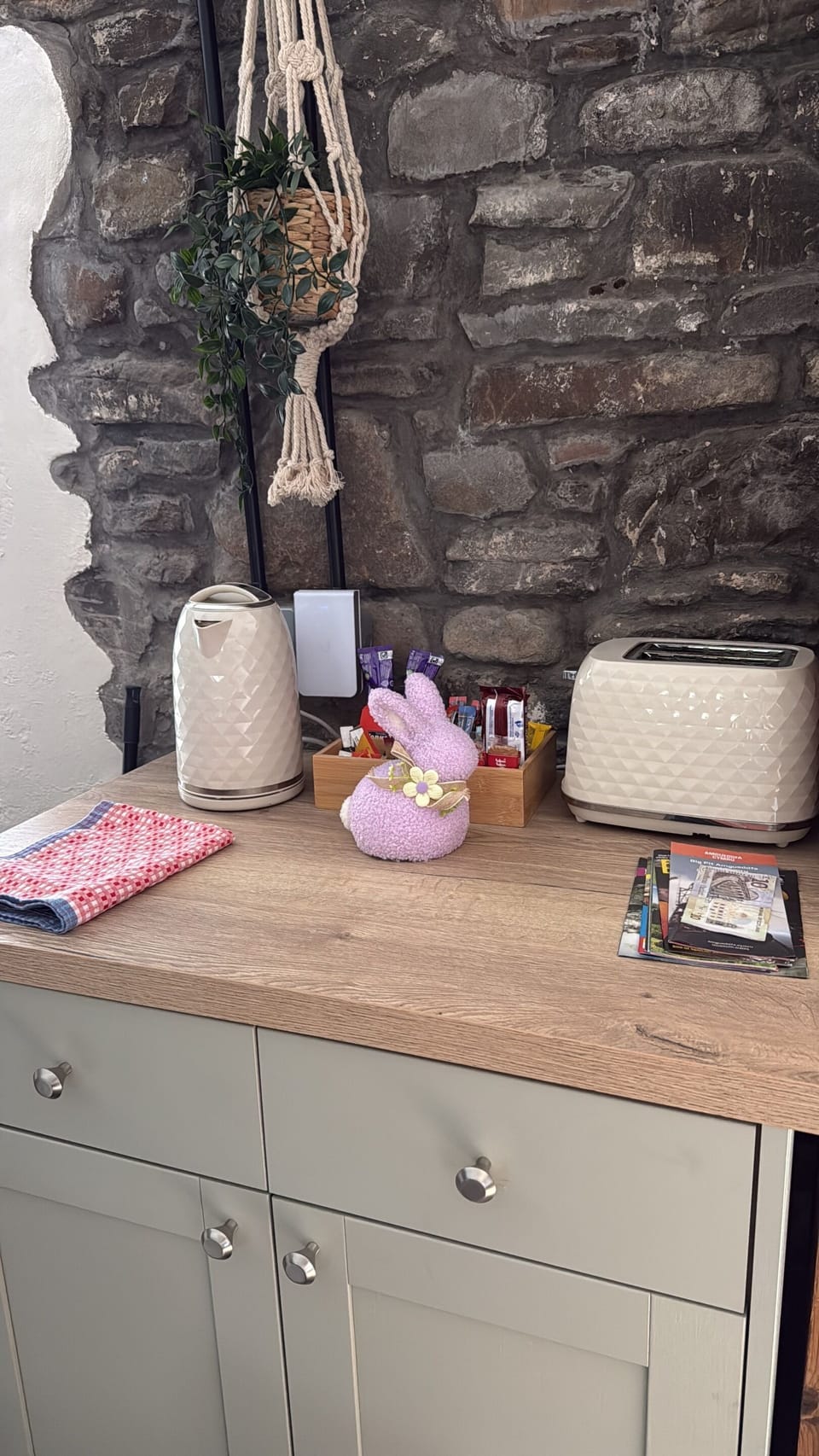 Gwyn kitchen