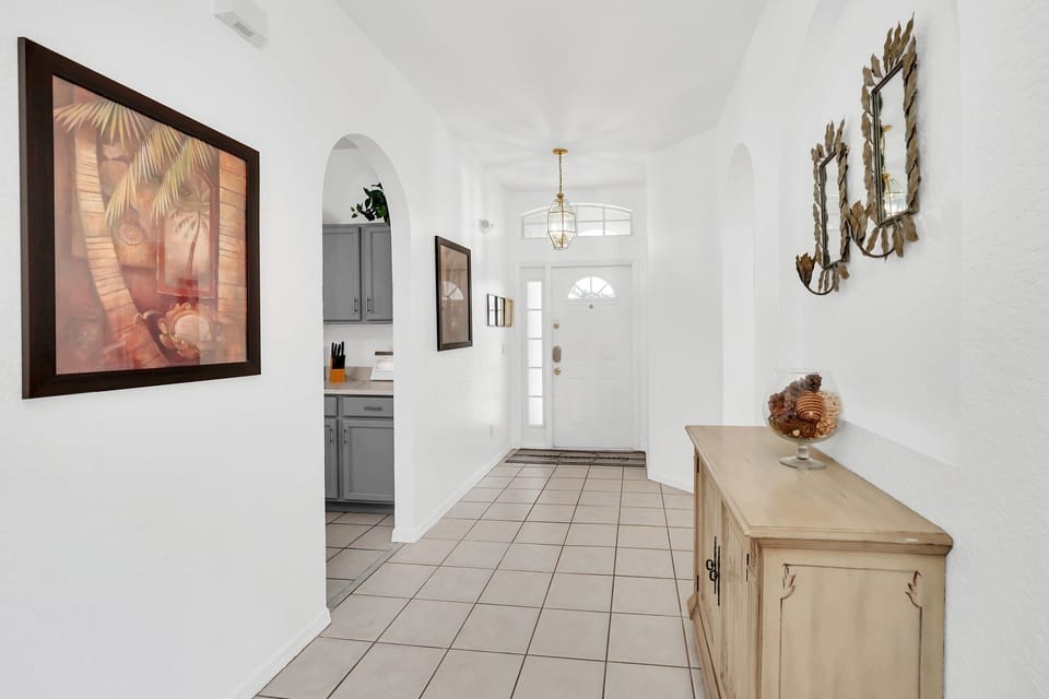 684 Oxford Dr_06.jpg