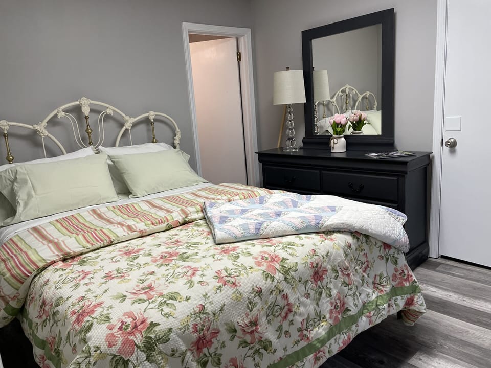 Queen size bed for a good quiet night of rest!