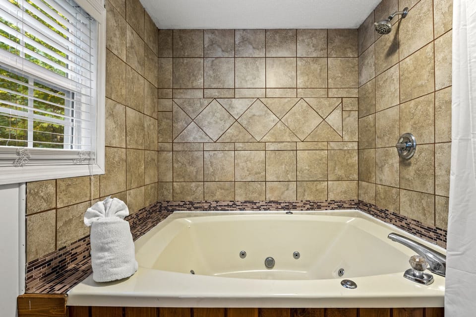 2 person Jetted tub in upstairs king suite
