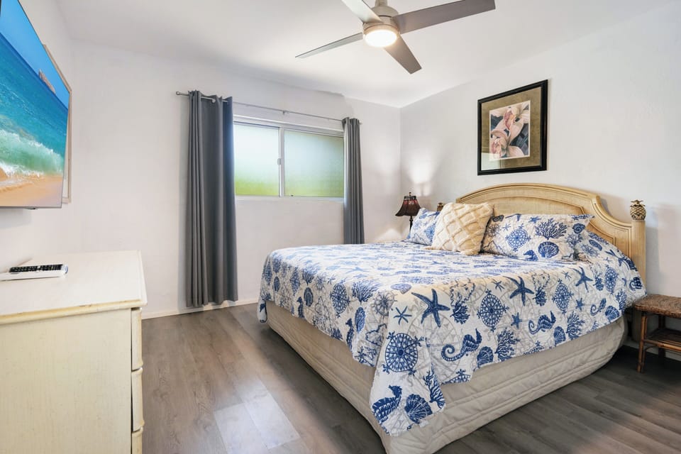 Second bedroom.