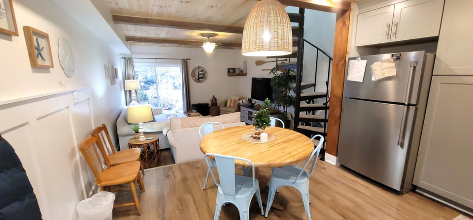Main Level,Dining Area,