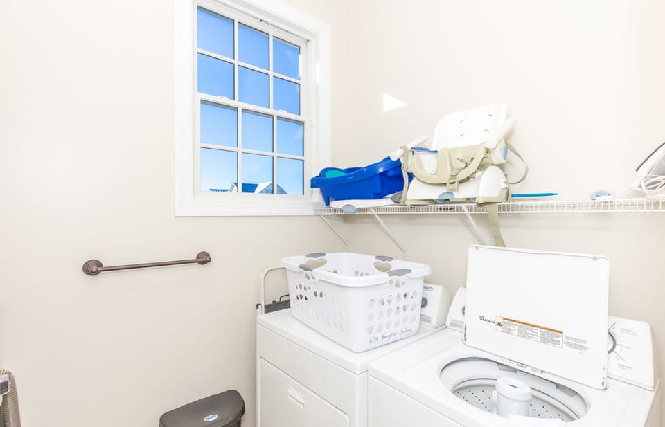 Washer & Dryer on 2nd Floor