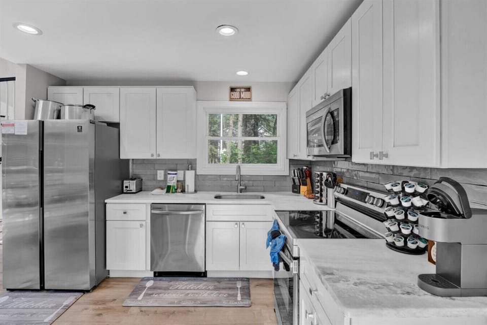 Cook, create, and enjoy in this well-appointed kitchen space