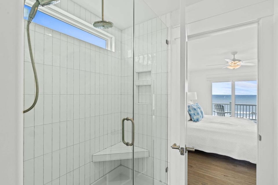 Bathroom 3 (2nd Floor) Master Suite