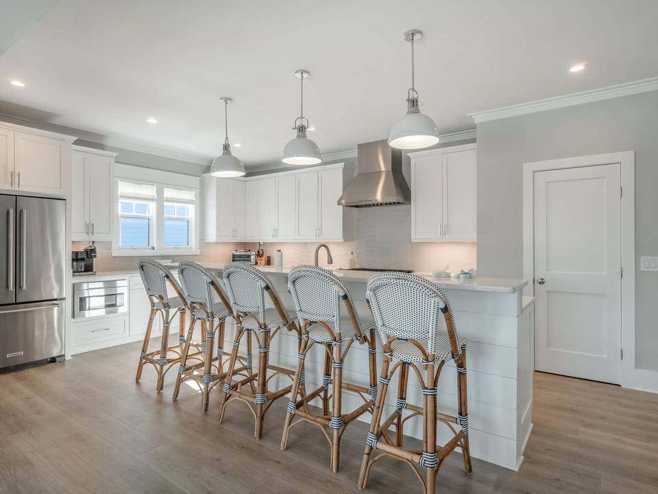 Fully Equipped Kitchen - Breakfast Bar Seating for Five