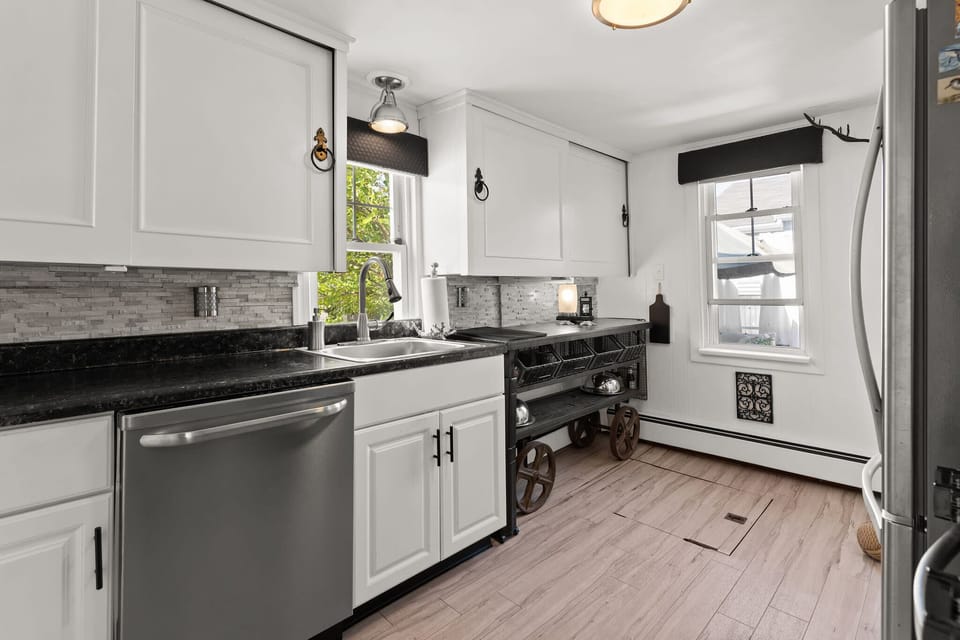 Fully stocked & equipped kitchen