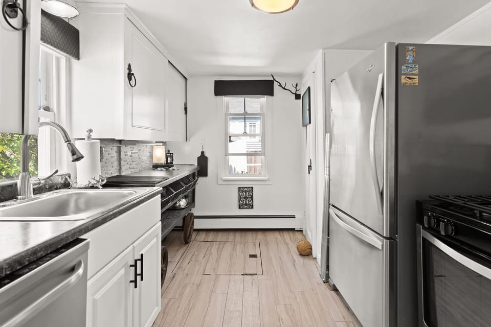 Fully stocked & equipped kitchen