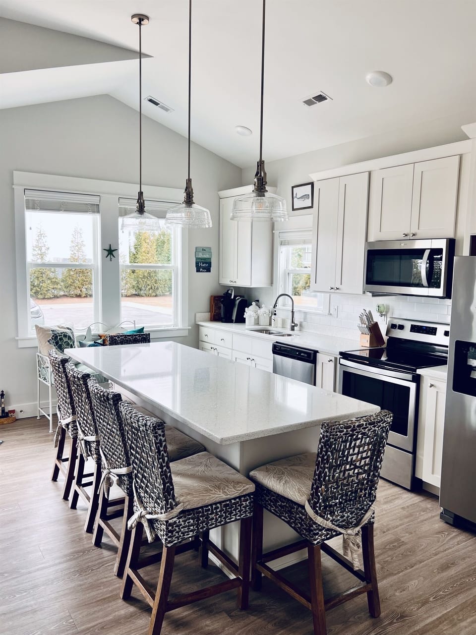 Fully stocked kitchen with all you need. 