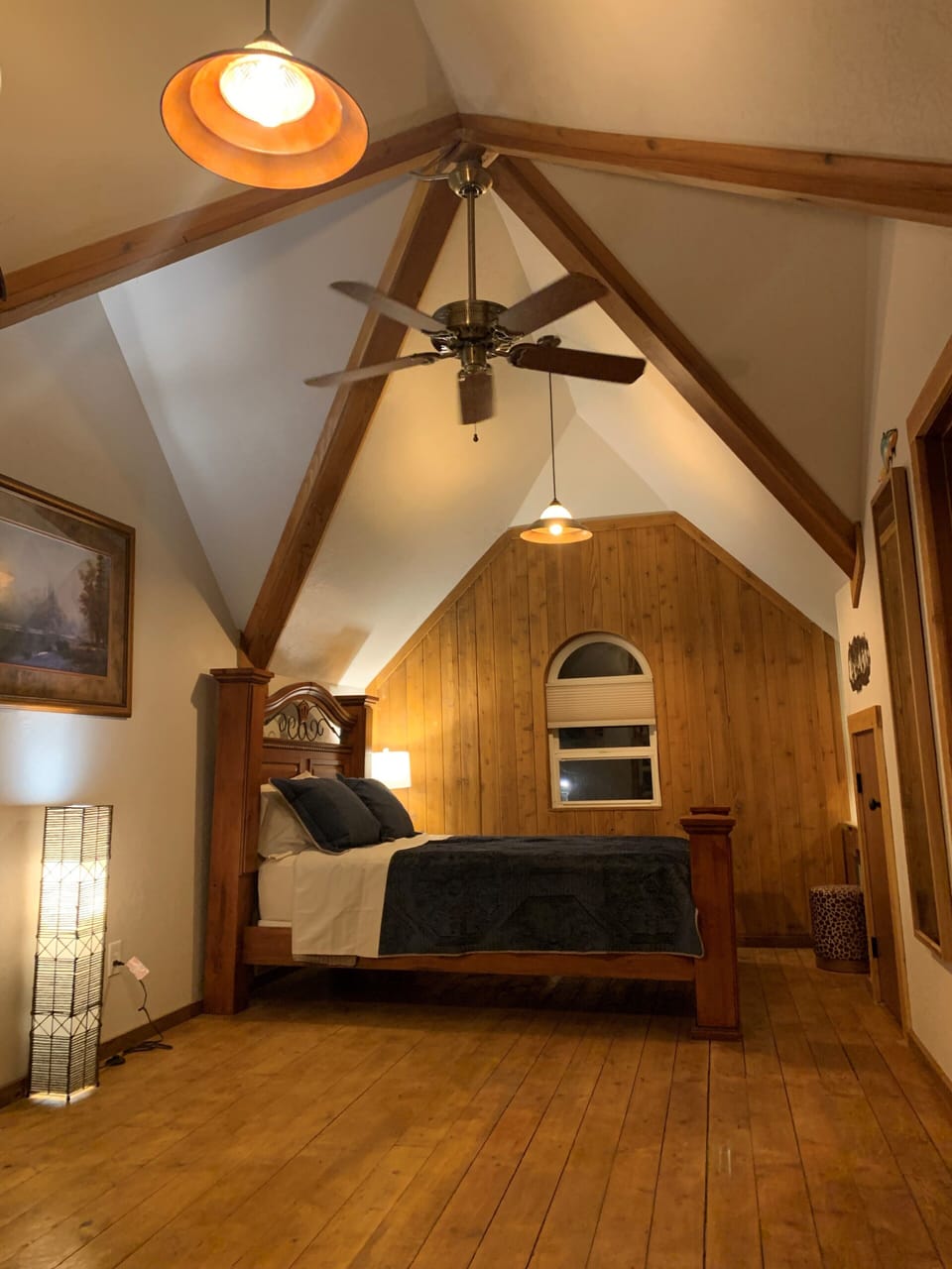 Upstairs bedroom 