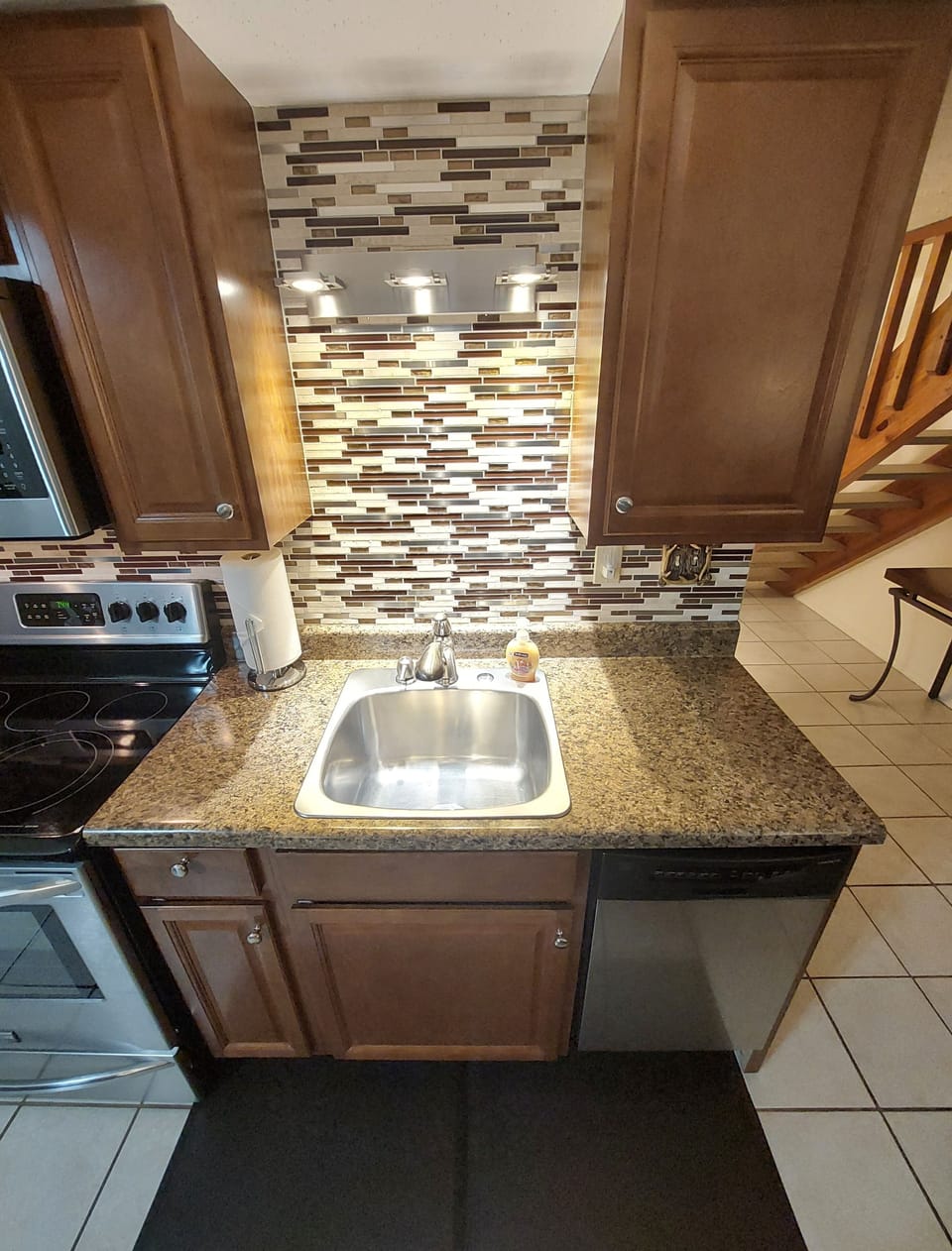 Fully remodeled kitchen with unique accent lighting and all supplies included!