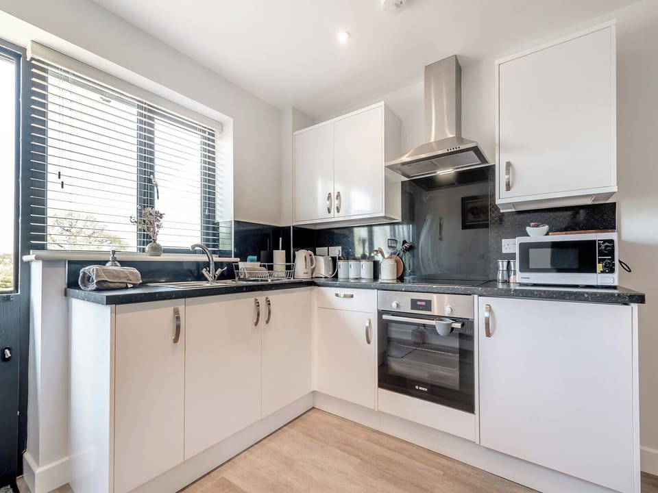 Kitchen area | Wonky Donkey - Tanglin Farm, Brinkworth