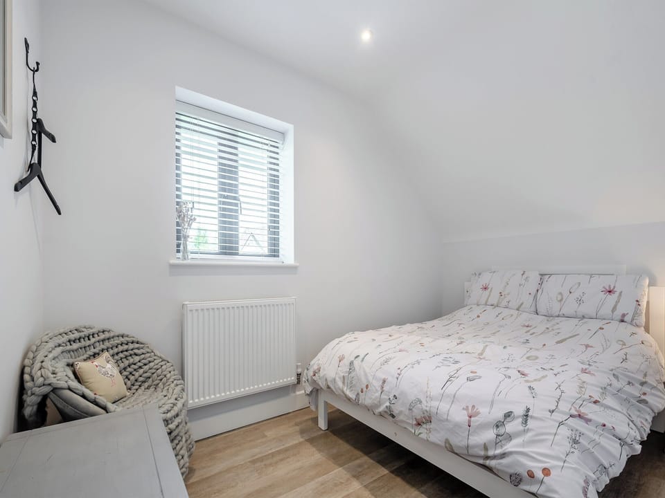 Double bedroom | Wonky Donkey - Tanglin Farm, Brinkworth