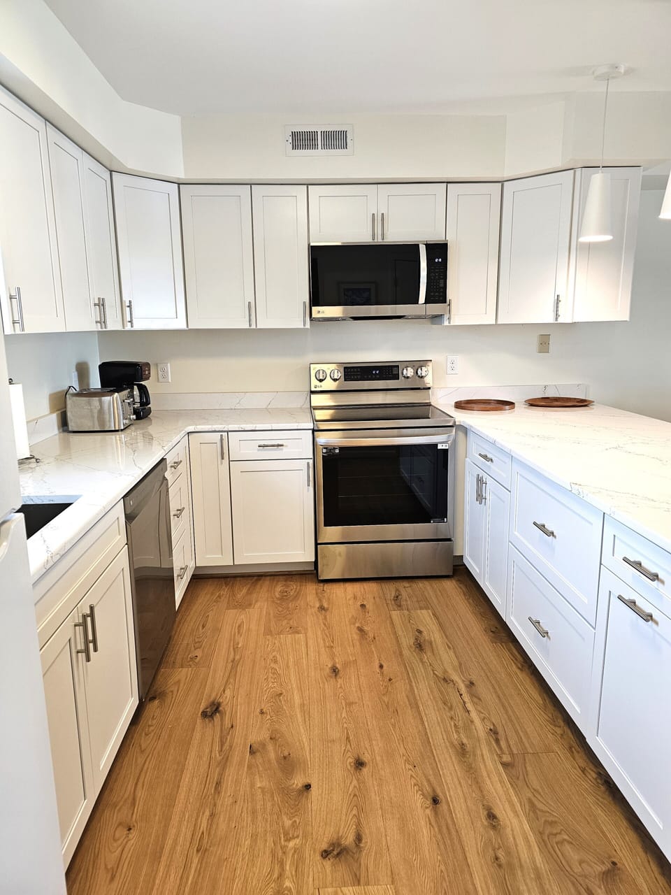 Upper/Main Level,KITCHEN,
