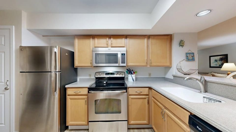Fully Stocked Kitchen