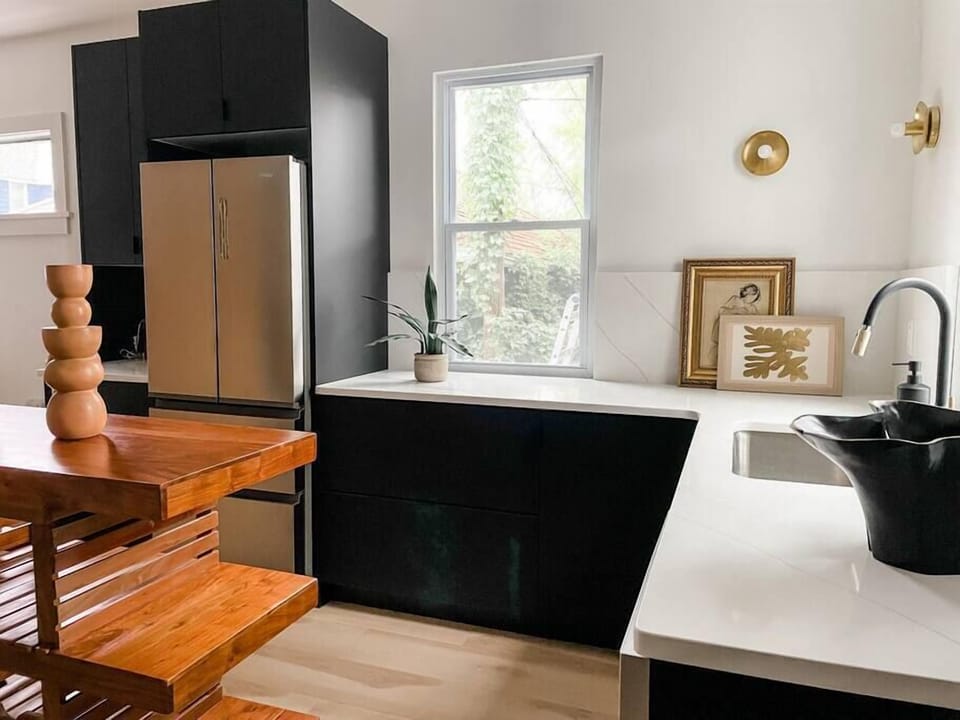 Fully stocked kitchen to do your cooking in style