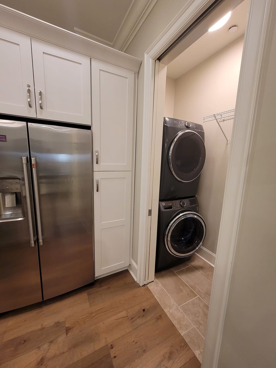 Full size washer & drying with all laundry aids provided