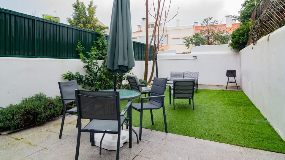 Enjoy a good BBQ on the sunny patio #BBQ #patio #portugal #pt #lisbon