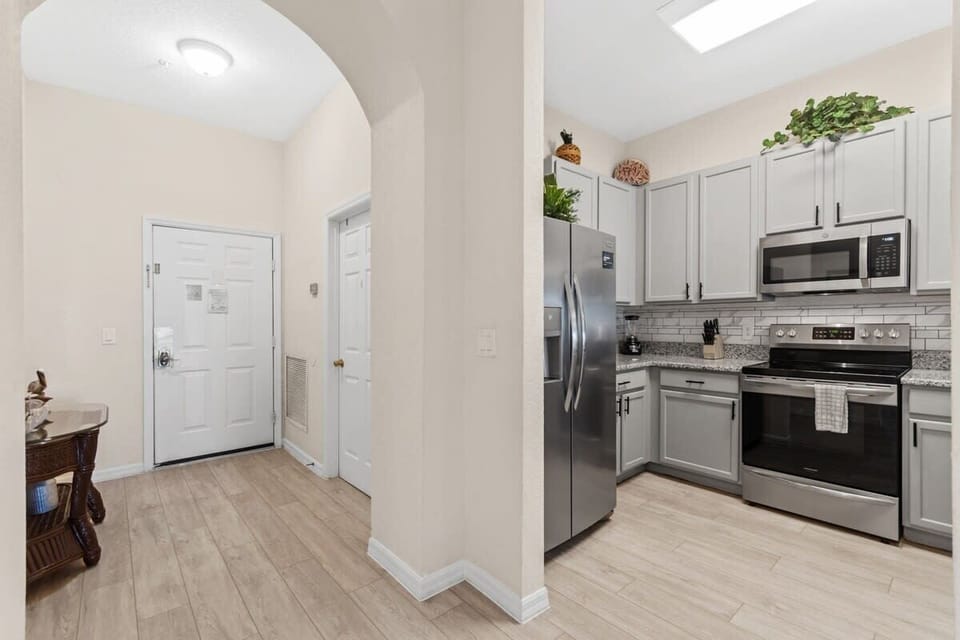 116 watling way - 04.jpg
