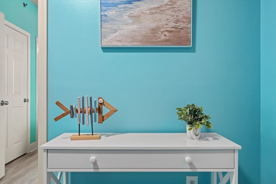 Front hallway décor 