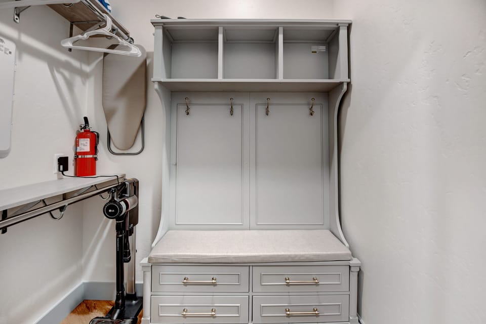 Mudroom Area Off Entrance