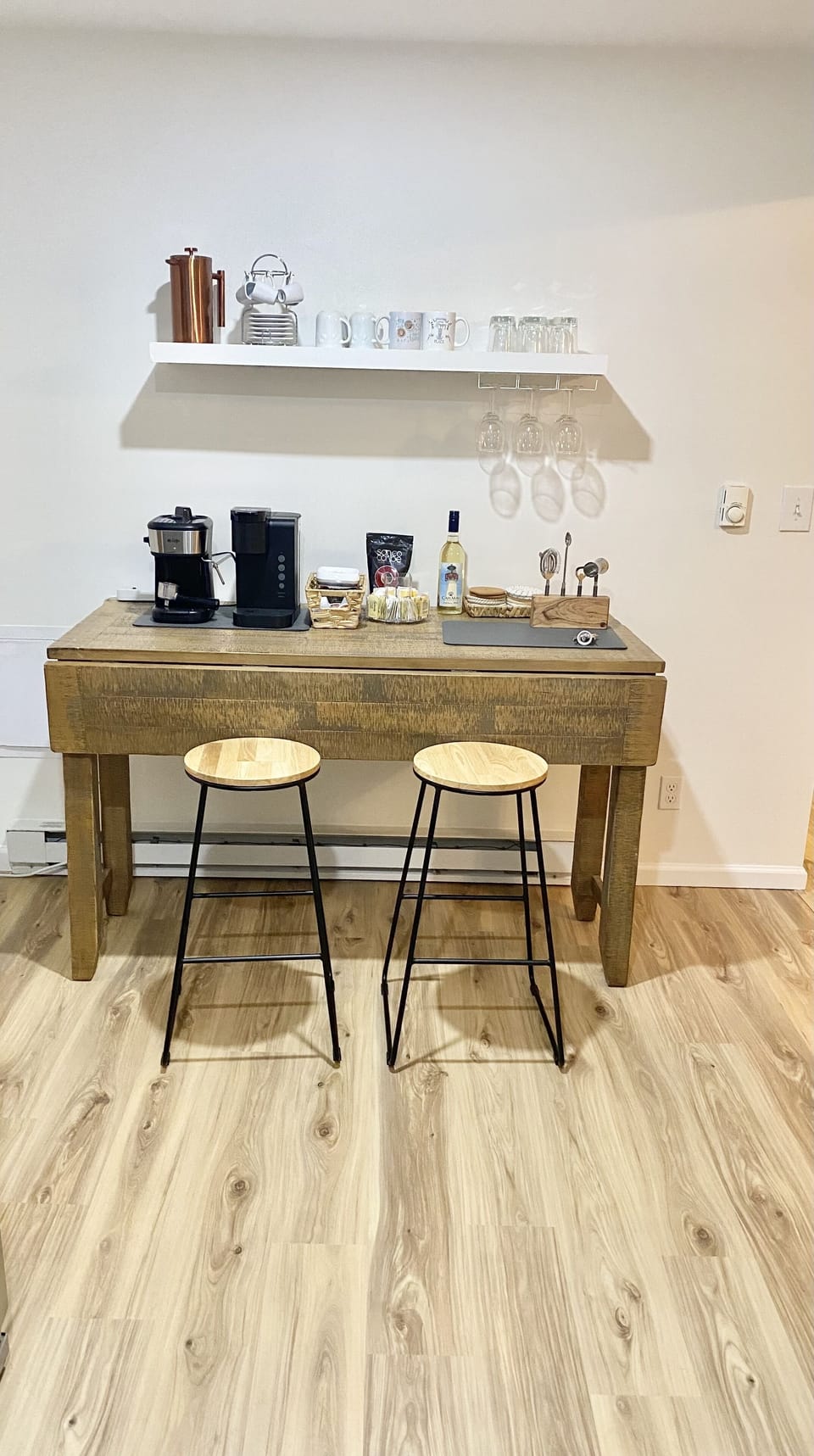 Coffee and wine bar 