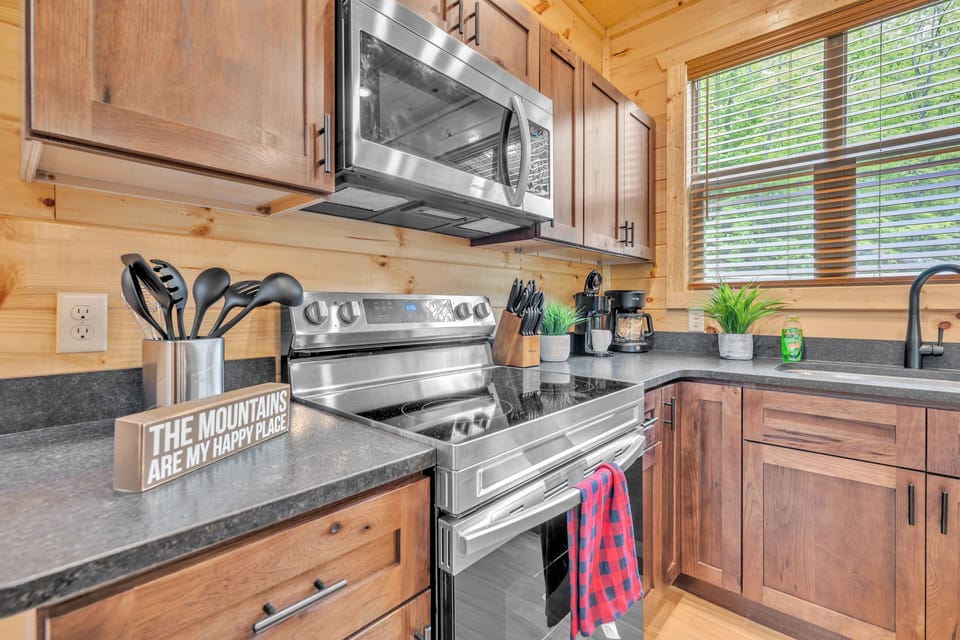 Kitchen - Main Level