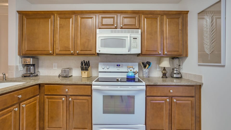 Fully Stocked Kitchen