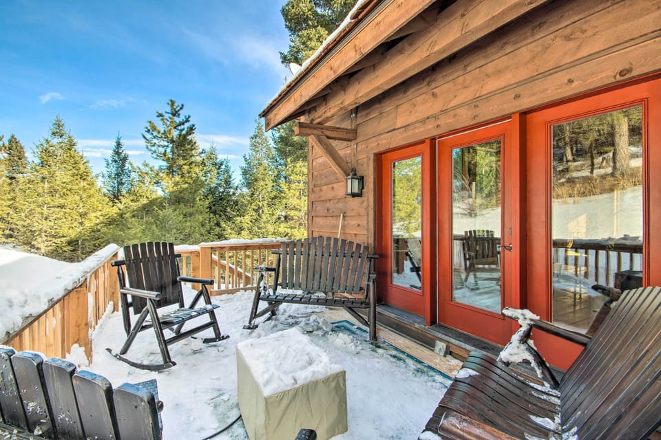 Outdoor Space | Pet Friendly w/ Fee | Shared Hot Tub | Fully Stocked Kitchen