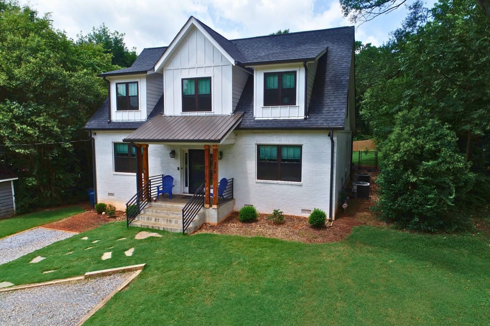 4 bedroom on quiet street in Normaltown.