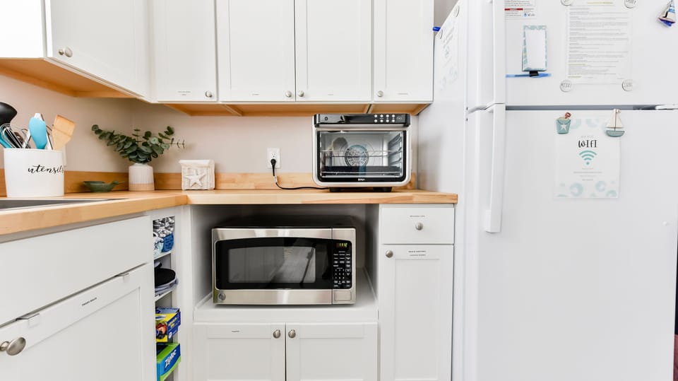 Full size microwave and Ninja XL countertop oven - bake, roast, air fry and more