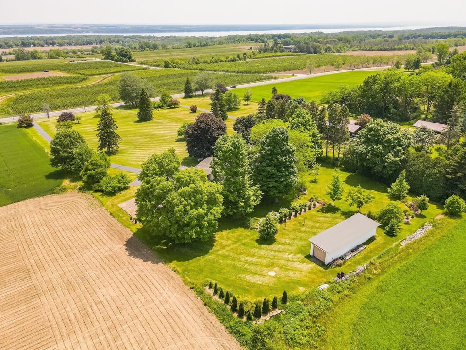 Aerial view of the property to Lady Seneca below.