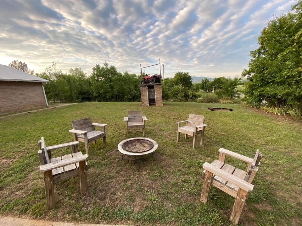 Great place to make new memories!
Country, Views, & Fun Times 😊