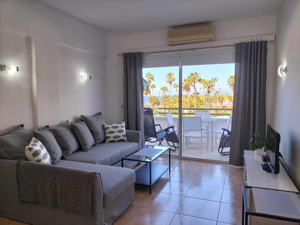 Modern Livingroom with air-conditioning, free wifi and a safe 