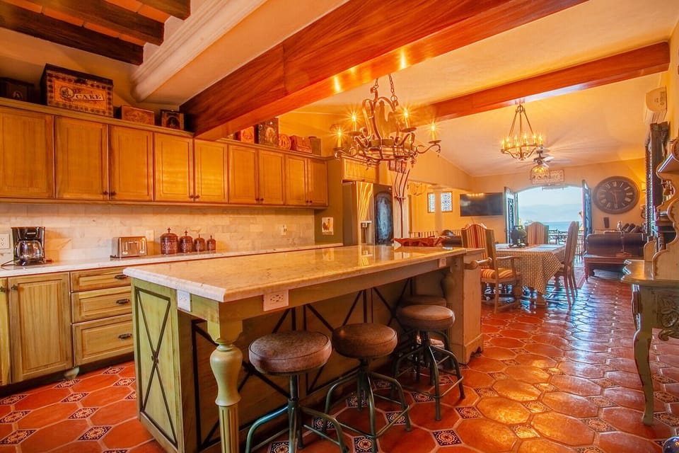 Kitchen with Counter Eating Area