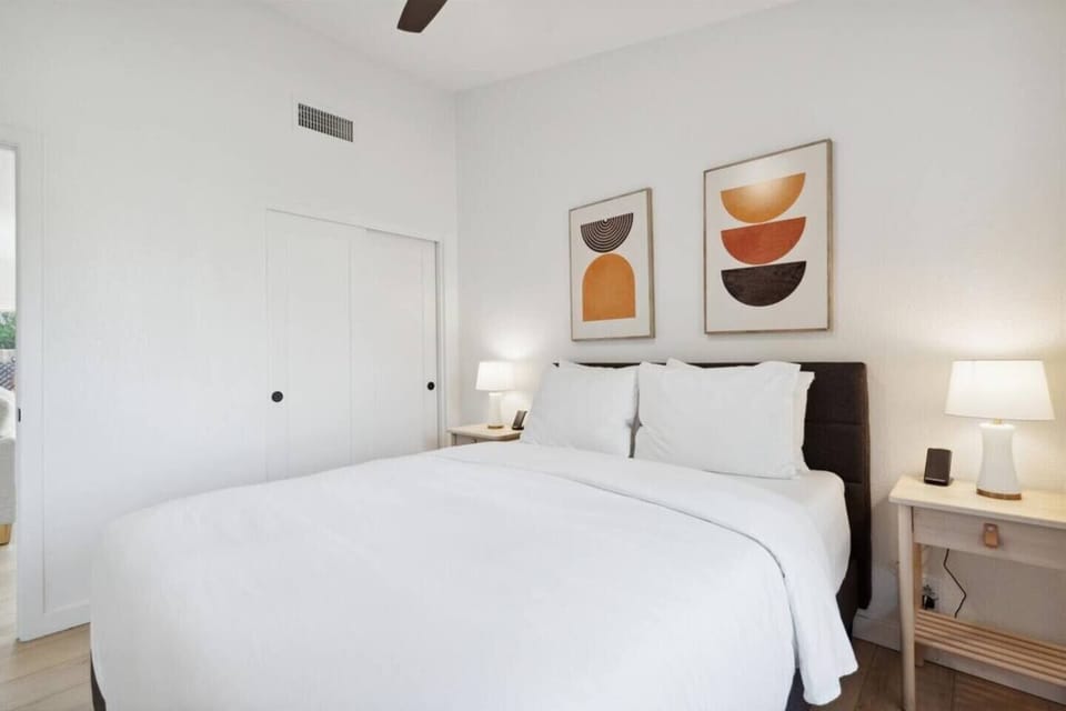 Bedroom 2 - Queen Bed, Vaulted Ceilings