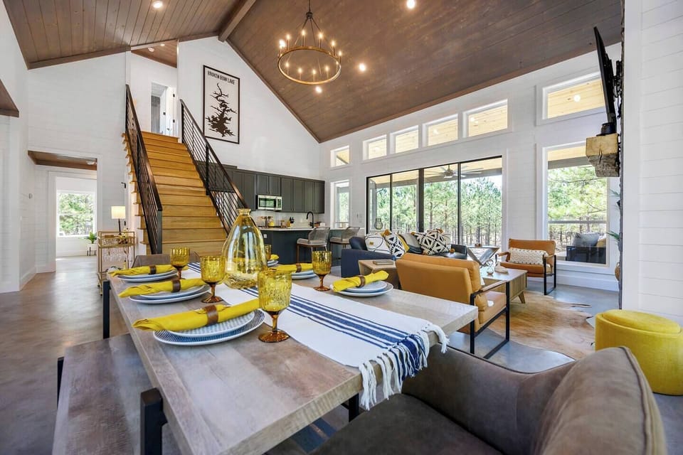 Dining table with room for 6-8 people
