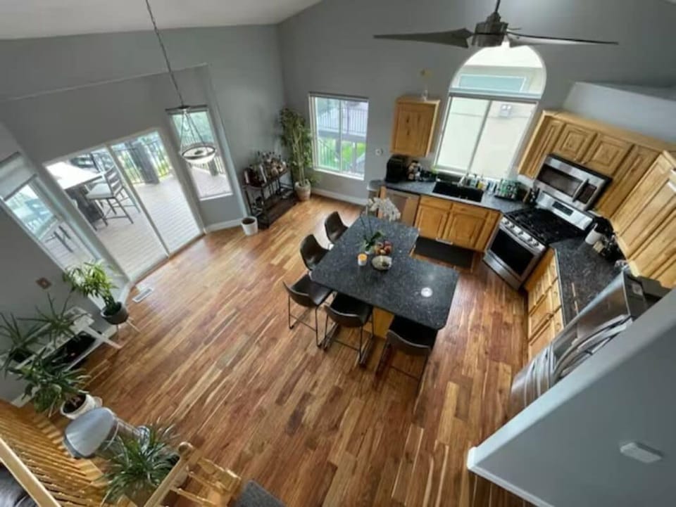 Overhead birds eye view of kitchen