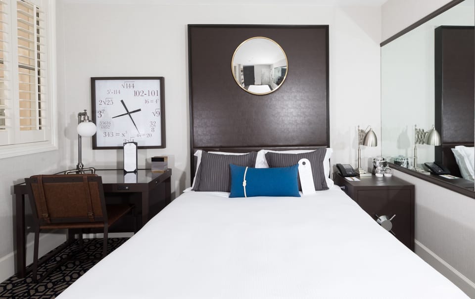 Unit with Queen Bed