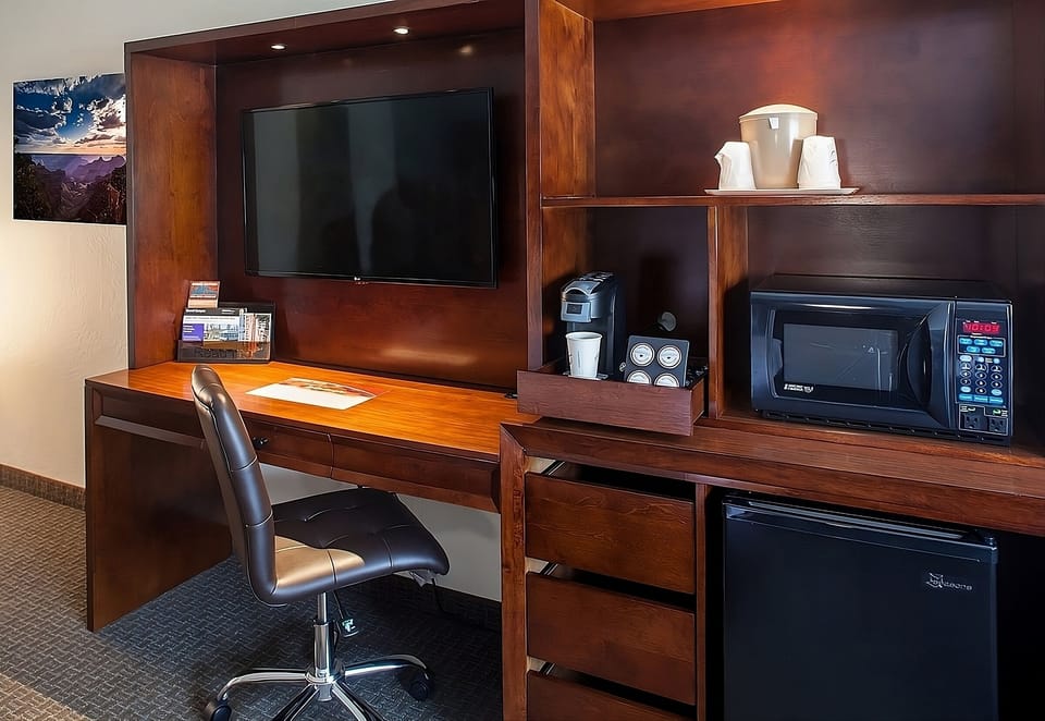 Settle in with a handy workstation and grab-and-go treats.